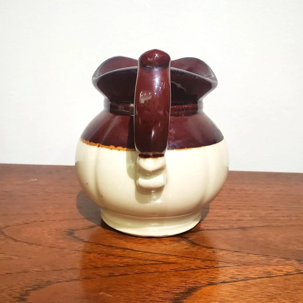 Vintage McCoy USA Art Pottery Pitcher Brown & Ivory Fruit Patter #7528‎ USA